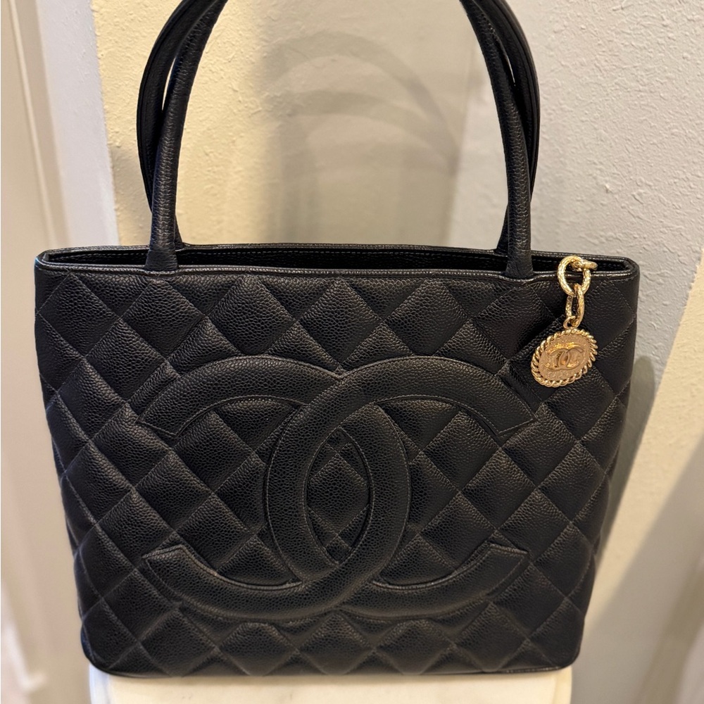 CHANEL Black Quilted Caviar Leather Tote with 24k Gold pl Medallion EUC